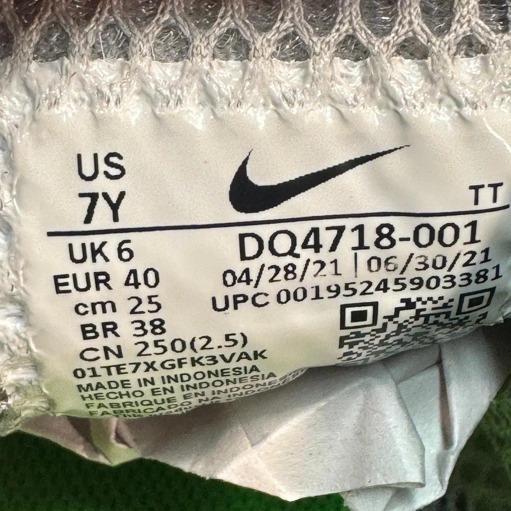 Nike Air Presto Boys  Grey Lime Green Low Top Athletic Sneakers Running Shoes 7Y - Picture 12 of 16